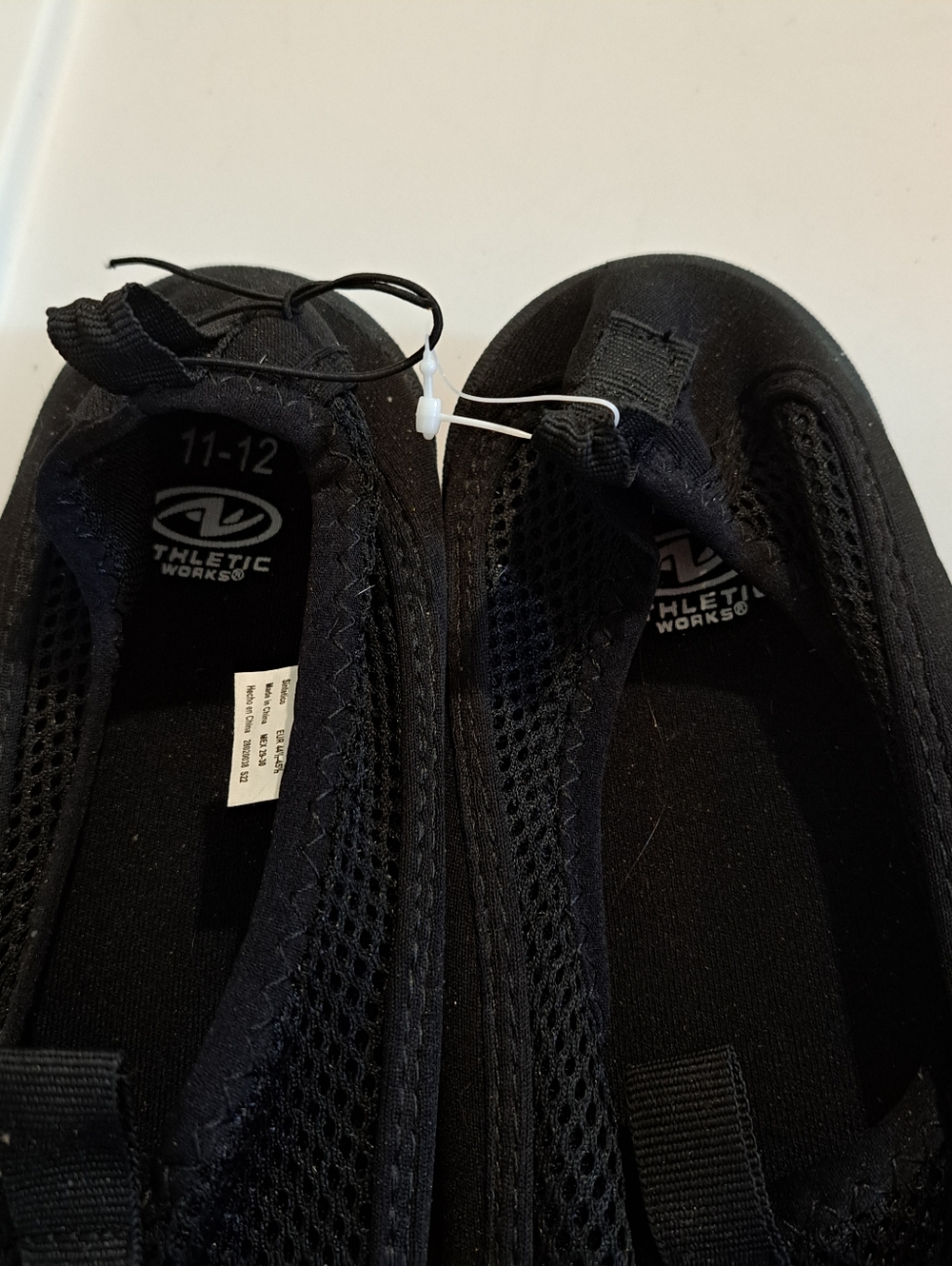 Athletic Works Aqua Sock Beach Shoes, Black Size 11/12 Mens - Picture 3 of 7